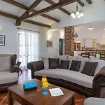 Mediterrane Mit Privatpool, Grill, Tischtennis Und Unweit Des Radwegs Parenzana Dom wakacyjny