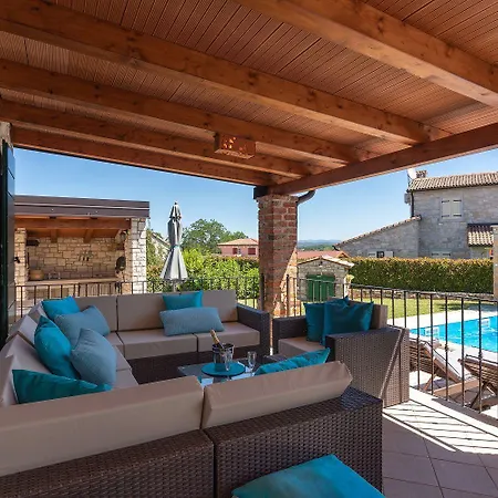 Mediterrane Mit Privatpool, Grill, Tischtennis Und Unweit Des Radwegs Parenzana *