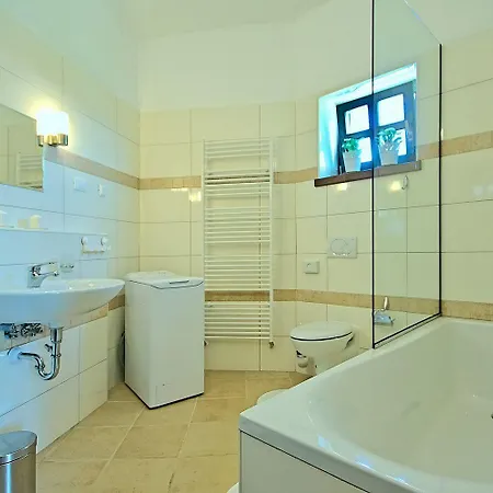 Mediterrane Mit Privatpool, Grill, Tischtennis Und Unweit Des Radwegs Parenzana * Vižinada