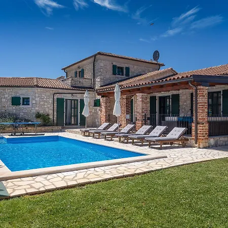 Vakantiehuis Mediterrane Mit Privatpool, Grill, Tischtennis Und Unweit Des Radwegs Parenzana *