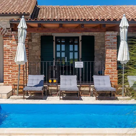 Mediterrane Mit Privatpool, Grill, Tischtennis Und Unweit Des Radwegs Parenzana Vakantiehuis Vižinada