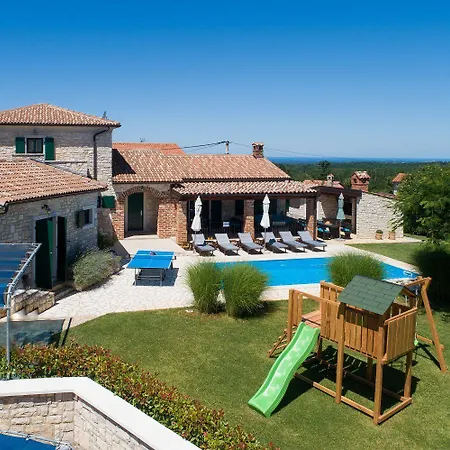 Mediterrane Mit Privatpool, Grill, Tischtennis Und Unweit Des Radwegs Parenzana *