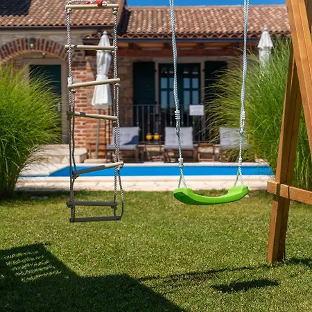 Mediterrane Mit Privatpool, Grill, Tischtennis Und Unweit Des Radwegs Parenzana Vakantiehuis Vižinada