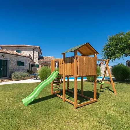 Vakantiehuis Mediterrane Mit Privatpool, Grill, Tischtennis Und Unweit Des Radwegs Parenzana *