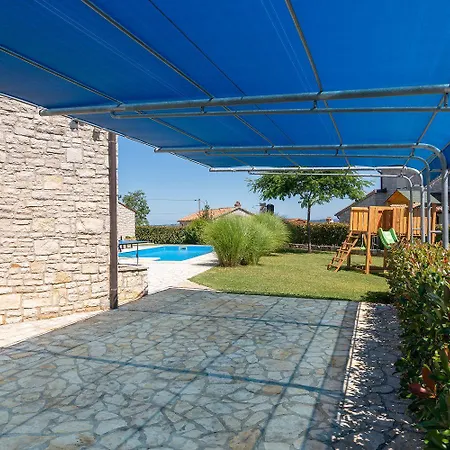Mediterrane Mit Privatpool, Grill, Tischtennis Und Unweit Des Radwegs Parenzana * Vižinada