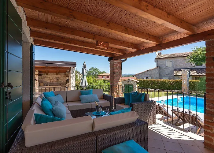 Mediterrane Mit Privatpool, Grill, Tischtennis Und Unweit Des Radwegs Parenzana *