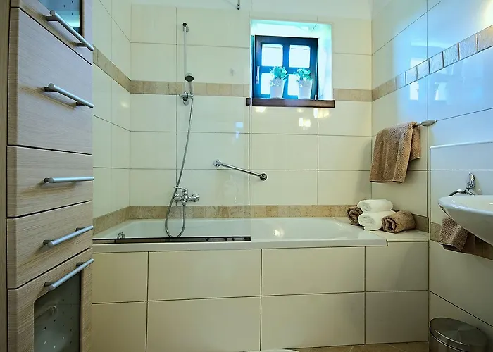 Mediterrane Mit Privatpool, Grill, Tischtennis Und Unweit Des Radwegs Parenzana Prázdninový dům Vižinada