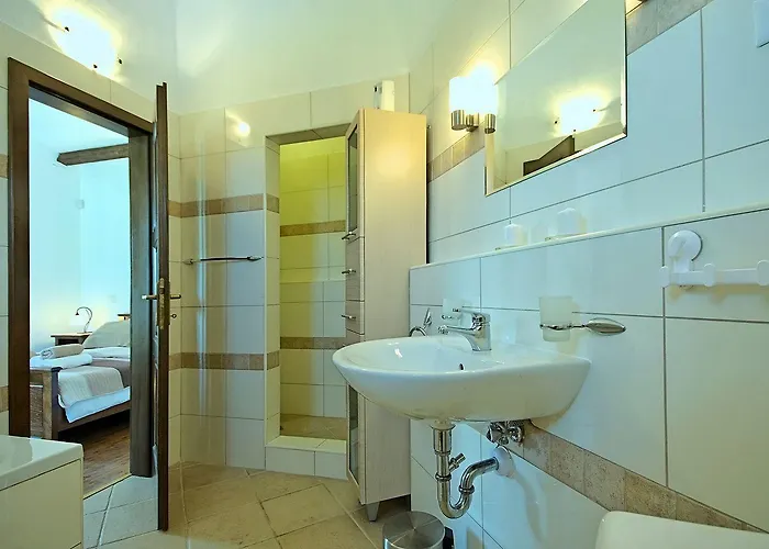 Mediterrane Mit Privatpool, Grill, Tischtennis Und Unweit Des Radwegs Parenzana * Vižinada