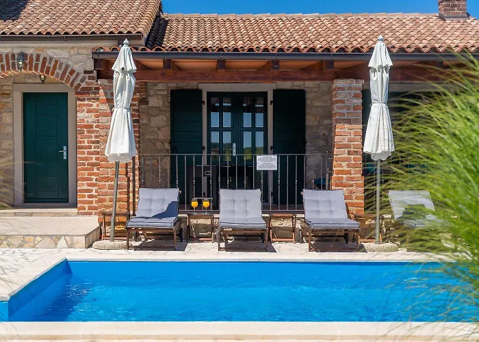 Mediterrane Mit Privatpool, Grill, Tischtennis Und Unweit Des Radwegs Parenzana Prázdninový dům Vižinada